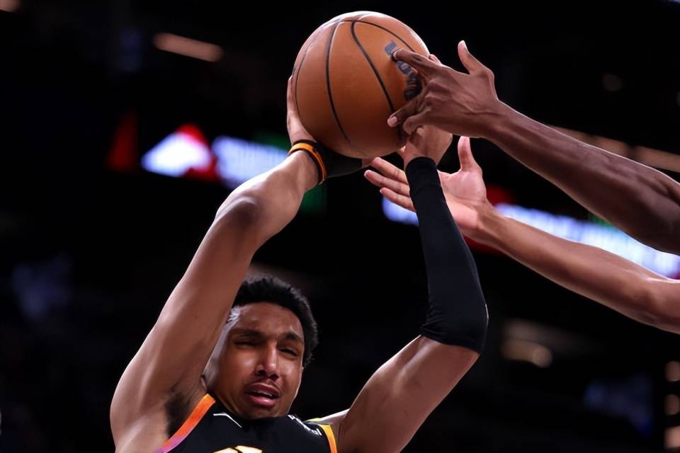 太阳队新秀表现出色,逐渐成为关键球员的简单介绍 太阳队新秀表现出色,逐渐成为关键球员的简单介绍