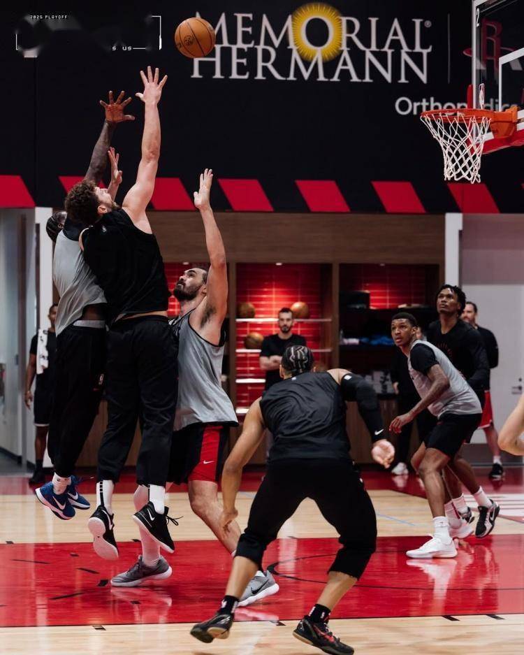 开云APP-球队士气高涨，备战下一场关键比赛