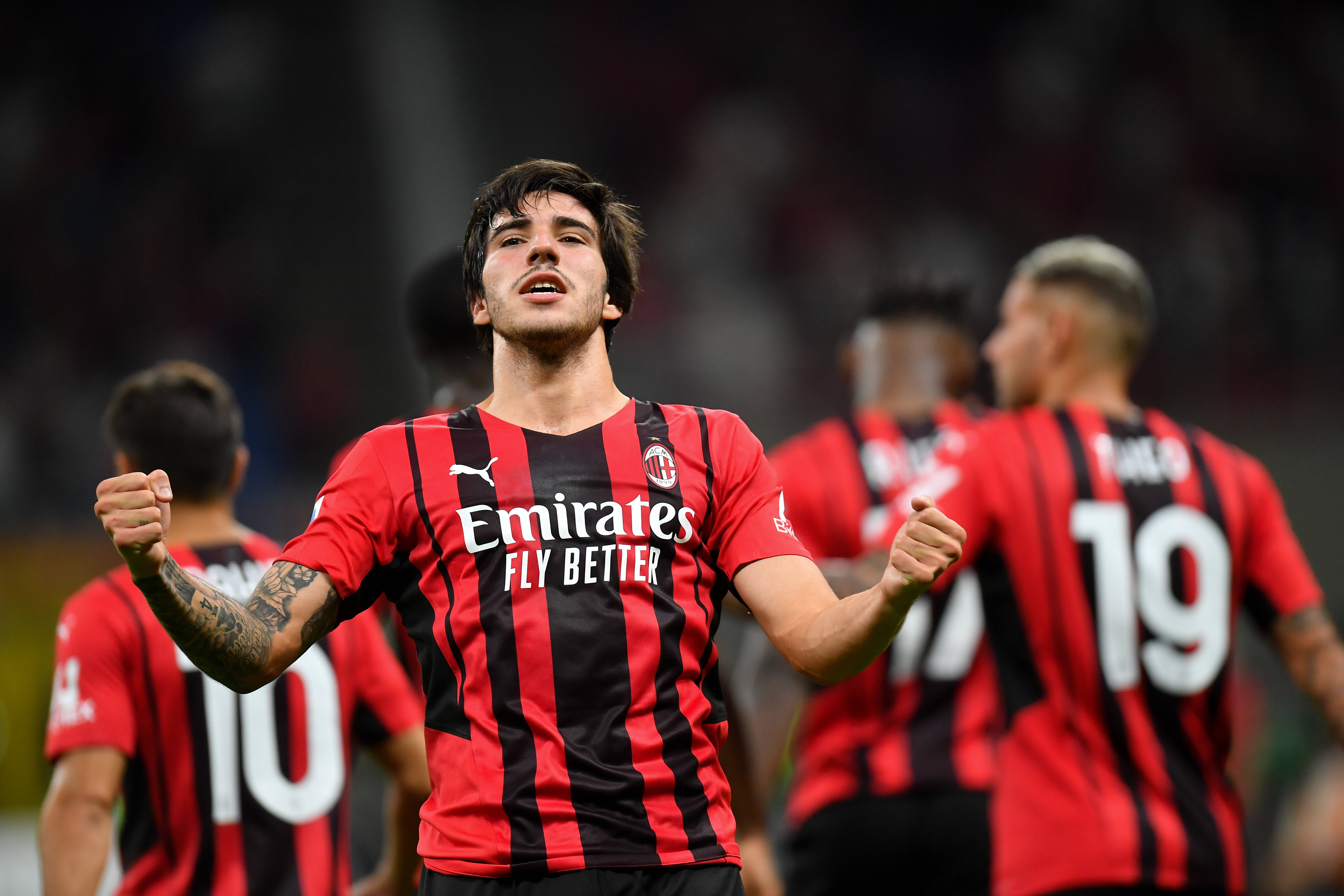 开云平台-包含卡利亚里难阻逆袭风暴！卡利亚里战平AC米兰取得不败的词条