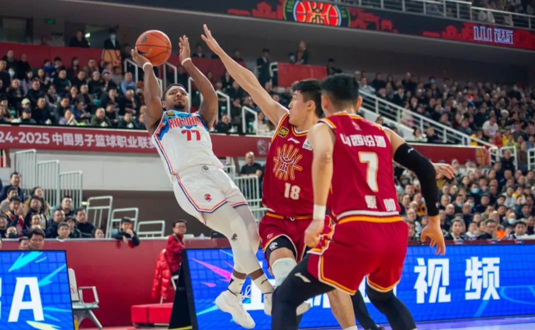 开云体育-山西男篮逆袭胜利，主场反超江苏队