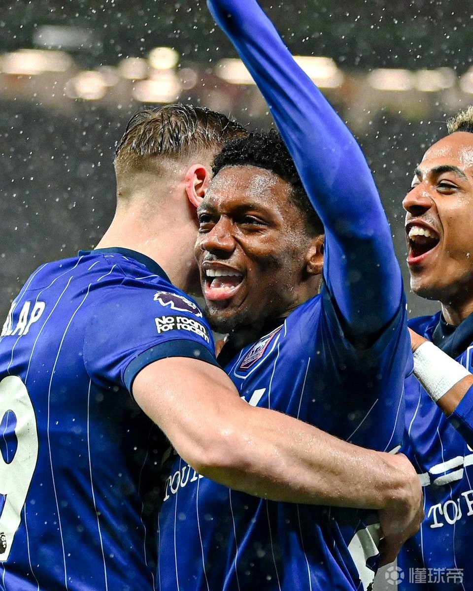 开云体育入口-曼联客场-胜利，格林伍德梅开二度