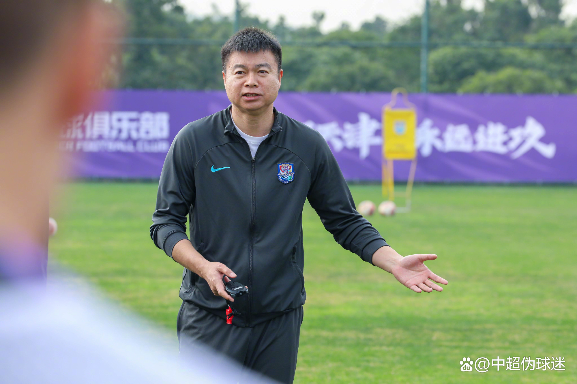 天津泰达队主教练：球队状态回暖，冲击前四的简单介绍