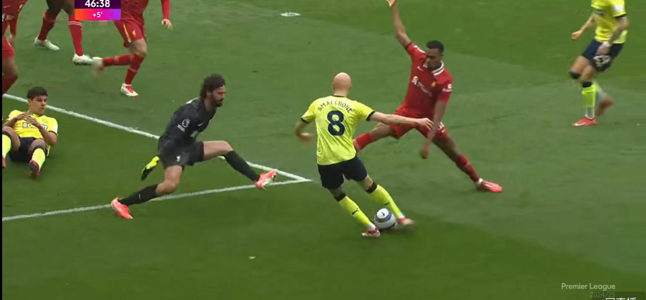 足球联赛中各支球队的冲锋陷阵,备受瞩目 足球联赛中各支球队的冲锋陷阵,备受瞩目