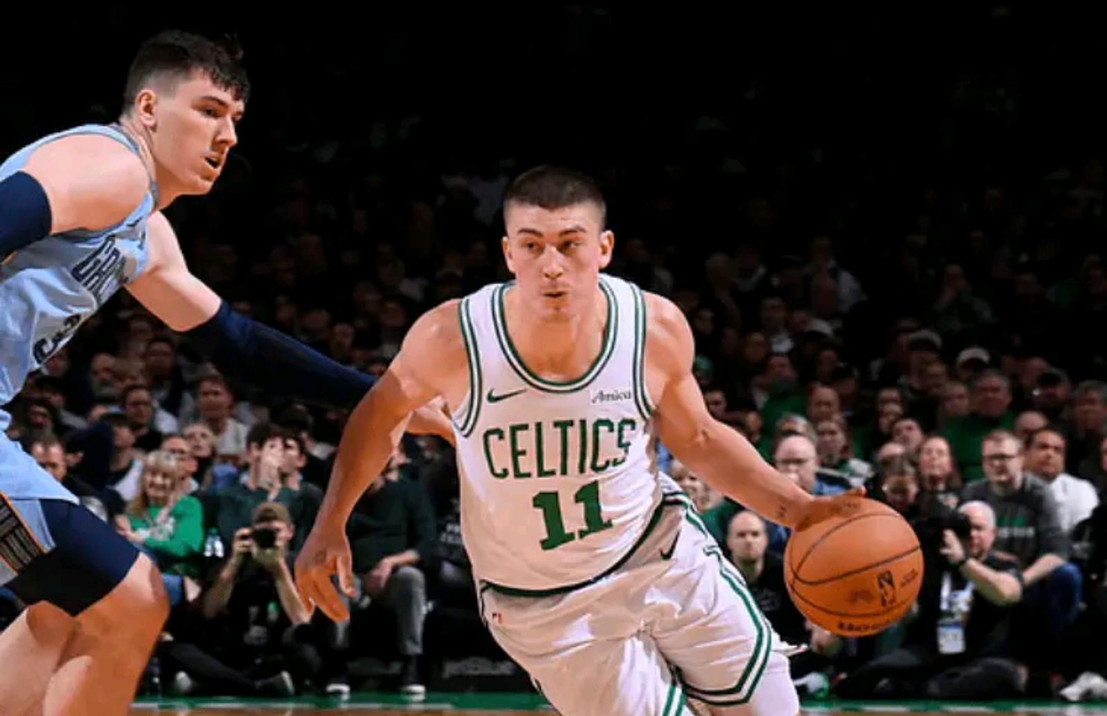 灰熊险胜尼克斯!莫兰特强硬表现扳回一城 灰熊险胜尼克斯!莫兰特强硬表现扳回一城