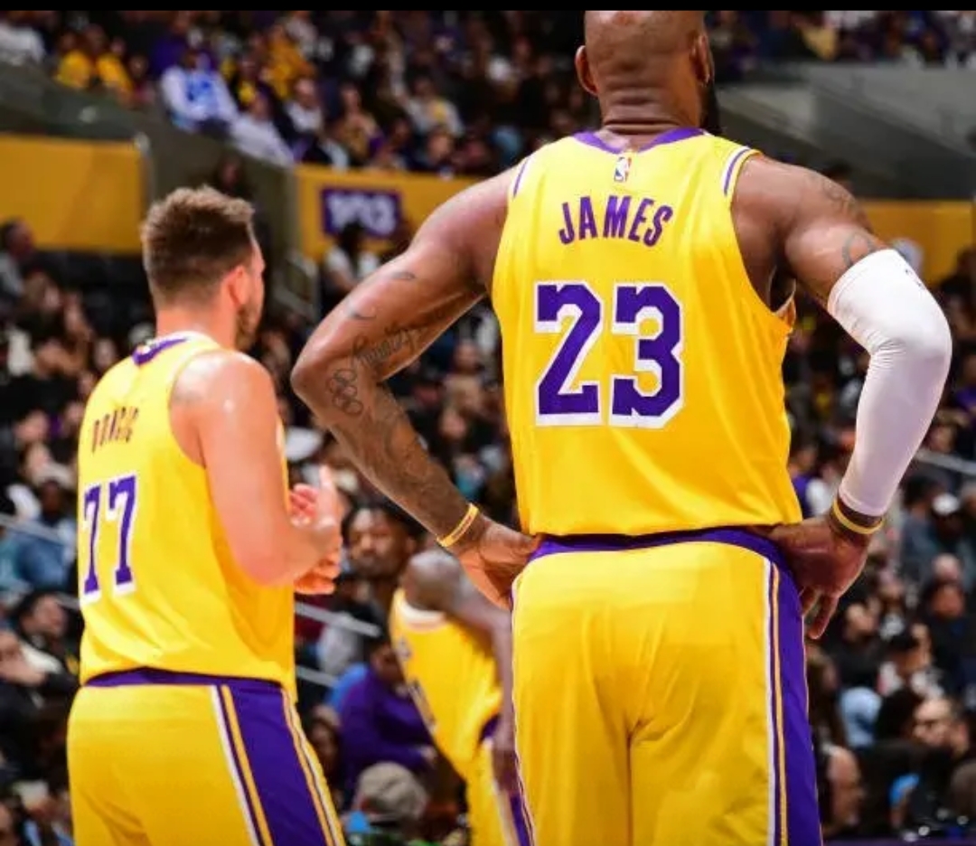 球队背靠背对决,士气高涨备战 球队背靠背对决,士气高涨备战