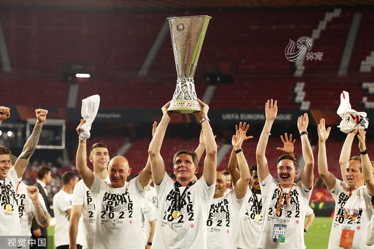 开云体育官方网站-法兰克福惊险取胜，成功阻止了柏林联队