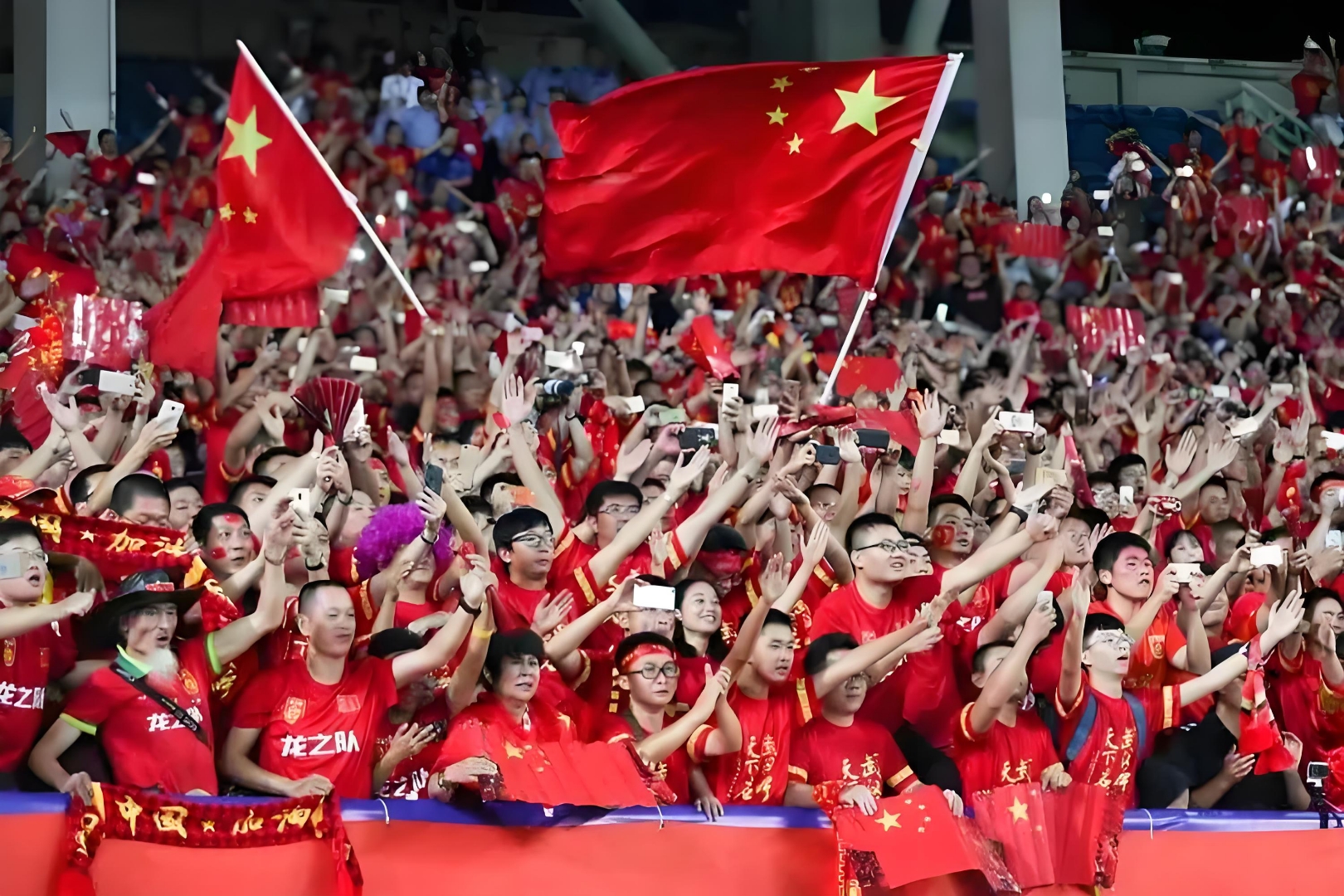 精采瞬间呈现,运动员们奋力拼搏争先 精采瞬间呈现,运动员们奋力拼搏争先