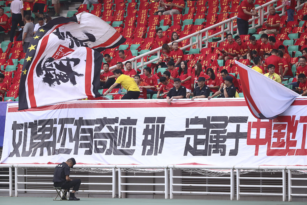 国内球队备战大比赛，期待胜利