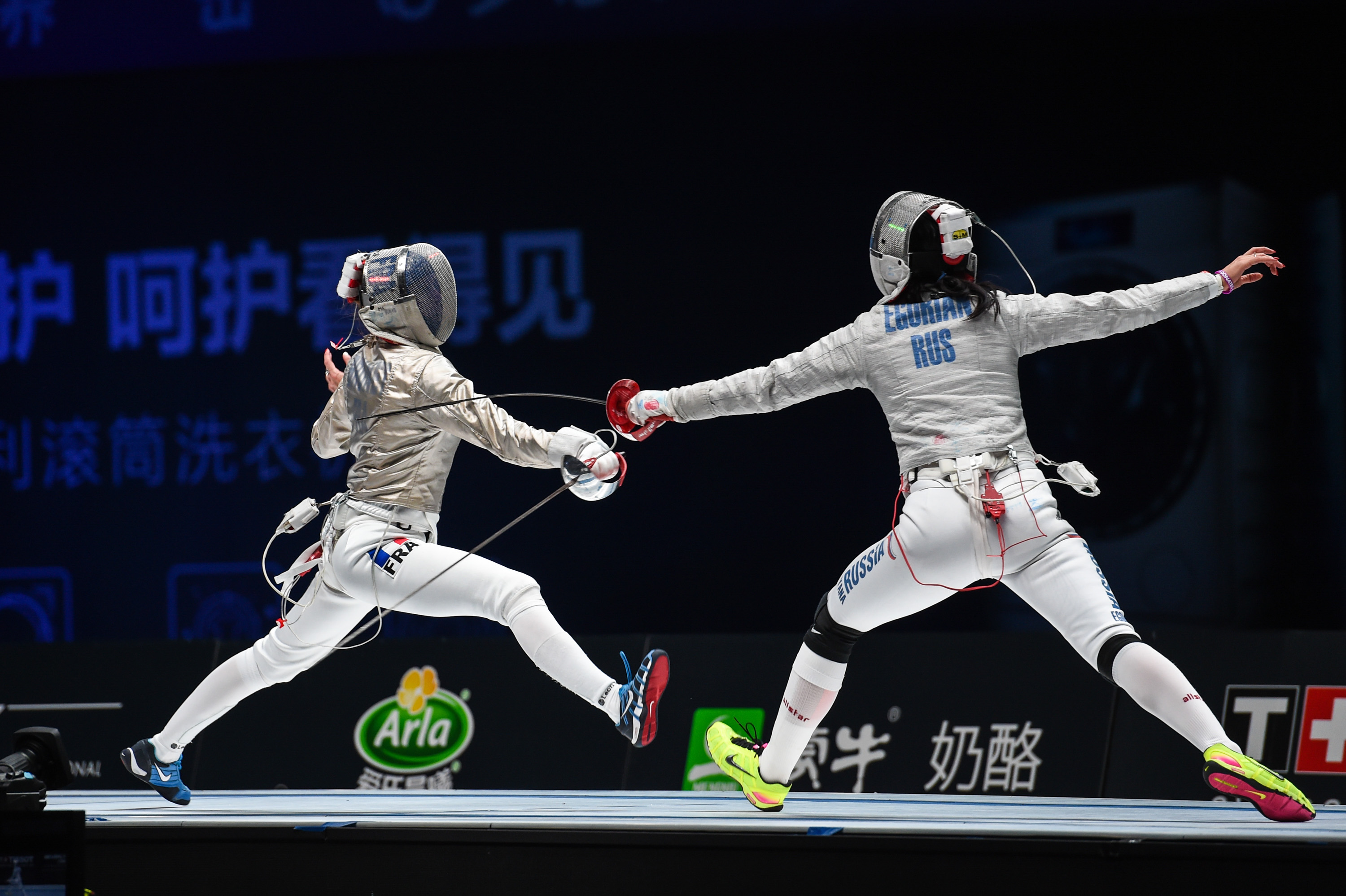 法国击剑名将奥里奥尔夺得女子佩剑冠军