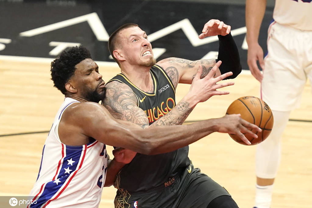 公牛队多点开花，击败对手大比分