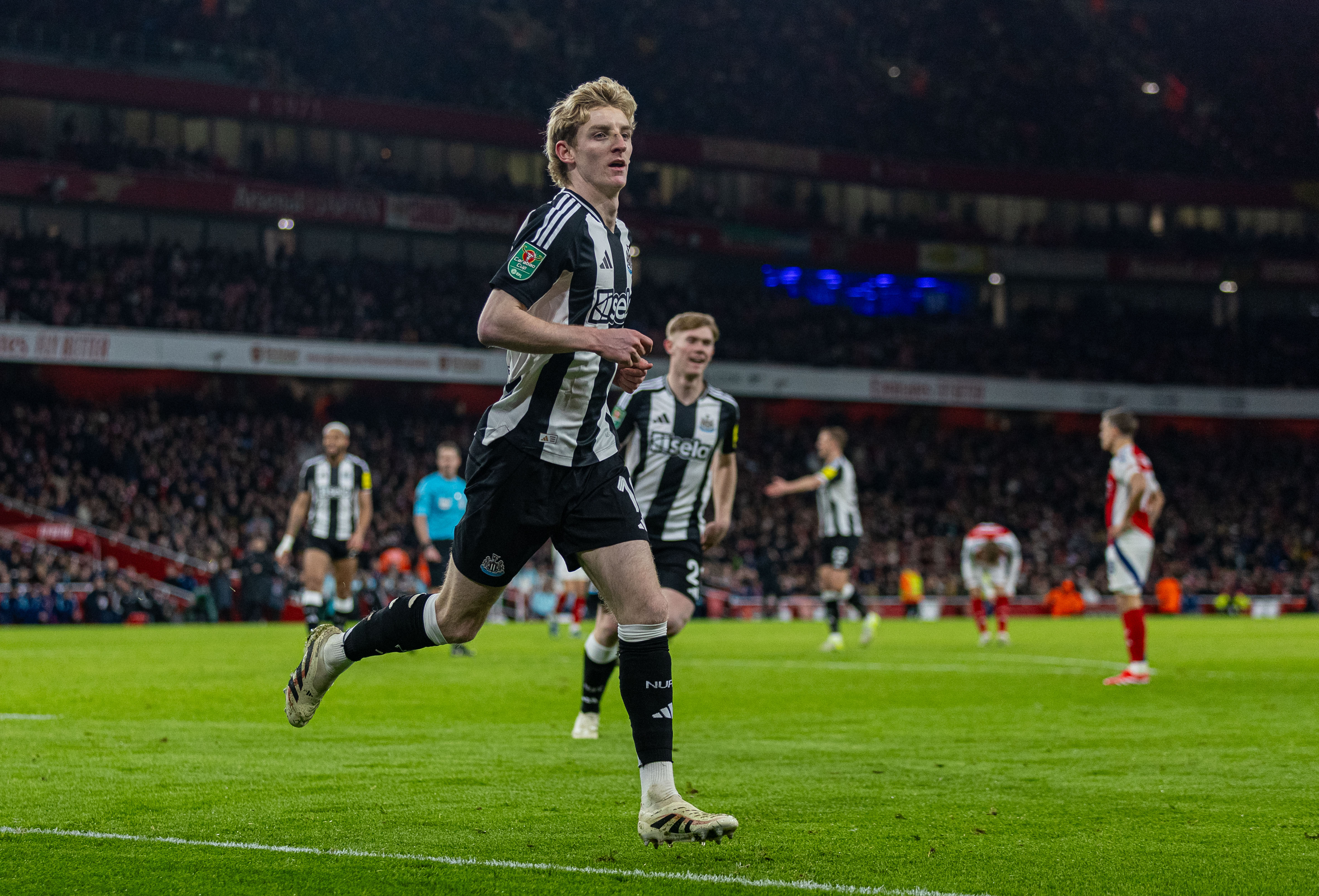 阿森纳手握重兵，力争赢下关键对手