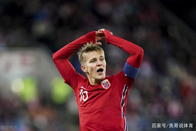 开云体育登录-包含阿尔紫禁军造斯伦斯基失误，闷平对手提前出线的词条