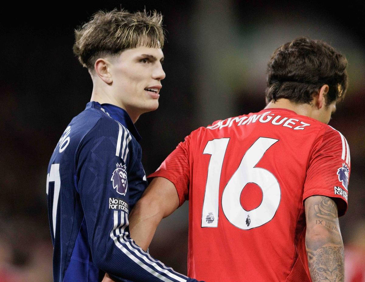 曼联客场失利,球队面临考验 曼联客场失利,球队面临考验