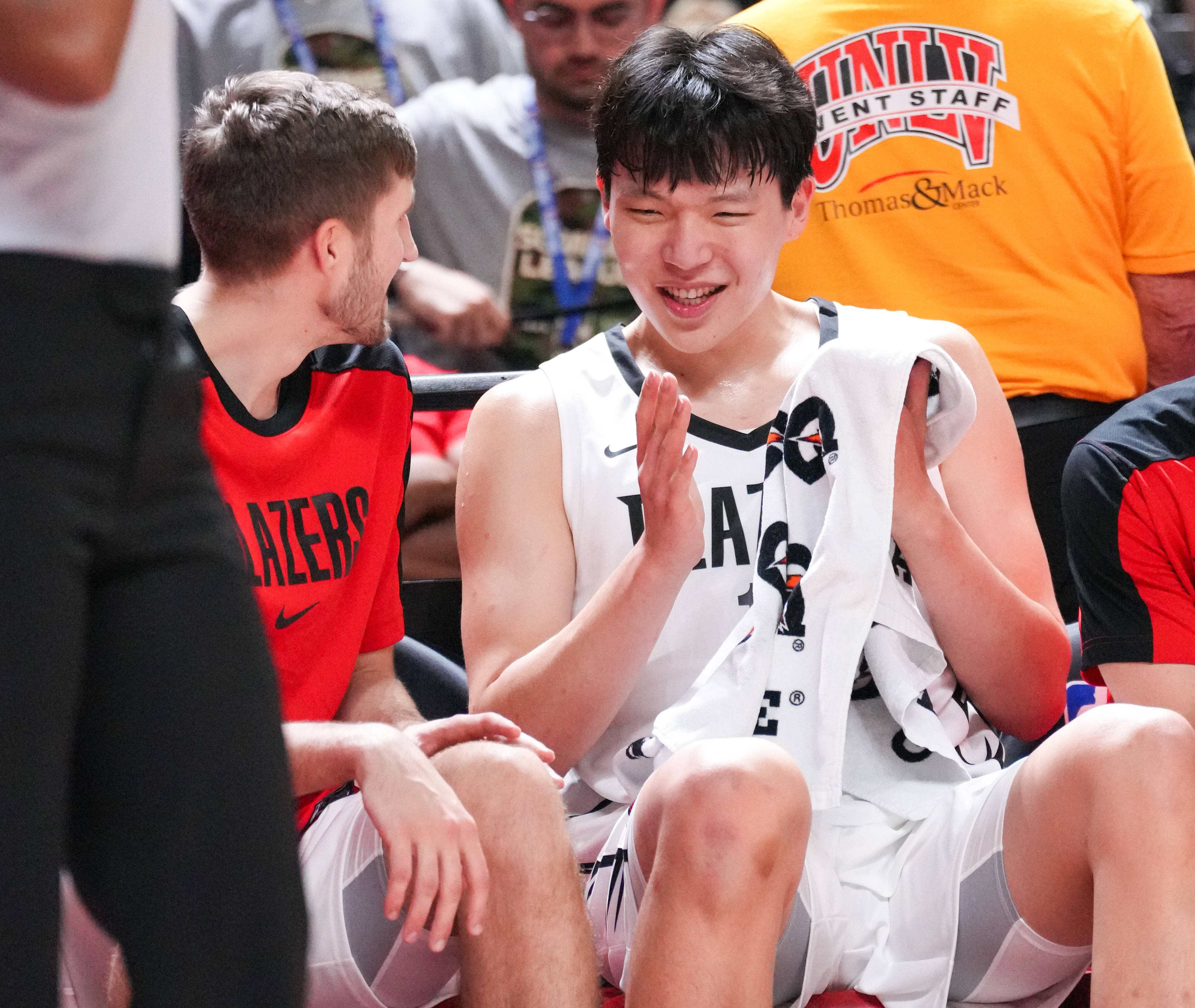 篮球联赛中有不少令人印象深刻的瞬间