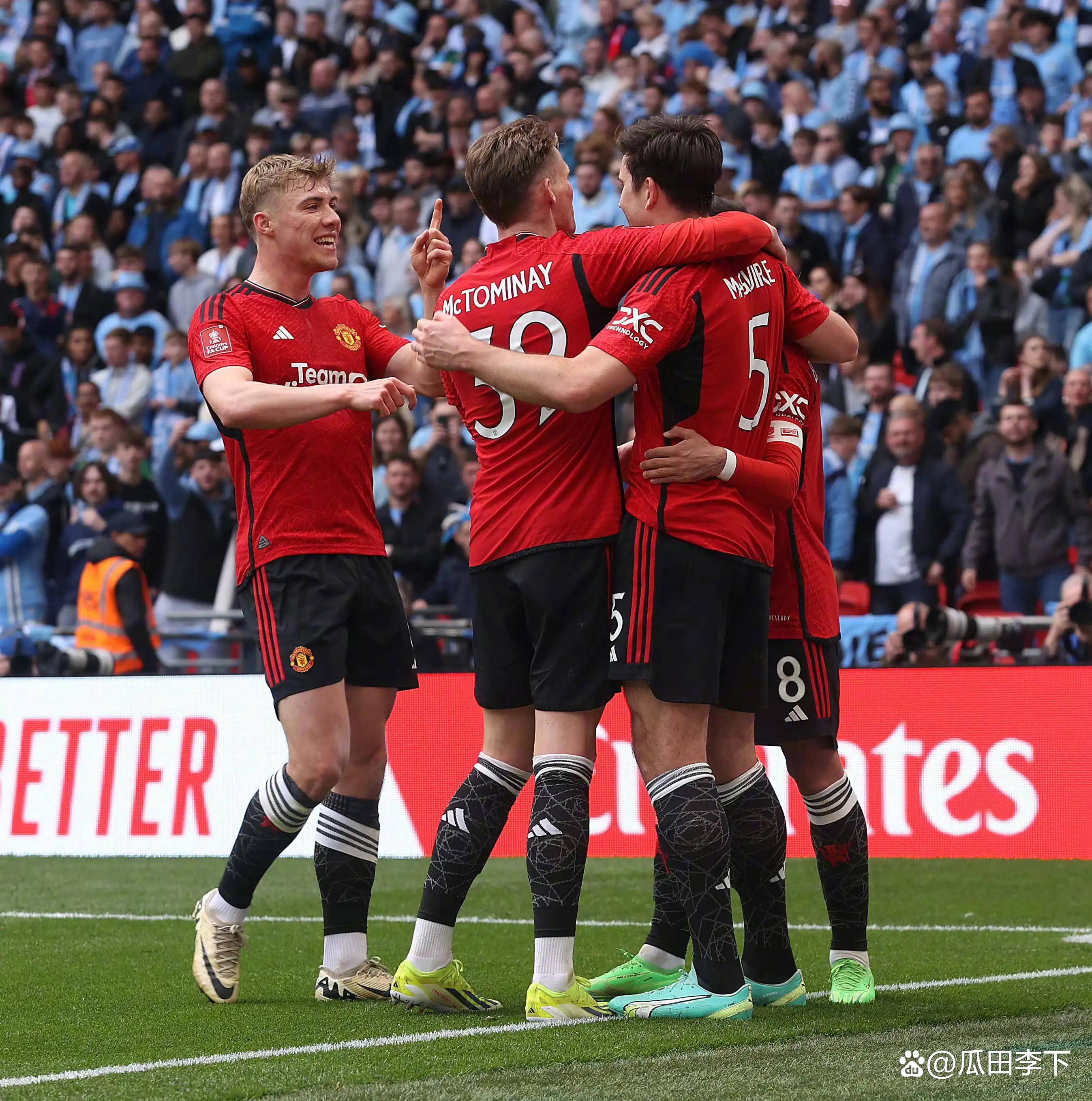 半神半魔!欧洲足球比赛舞台上的巅峰对决 半神半魔!欧洲足球比赛舞台上的巅峰对决