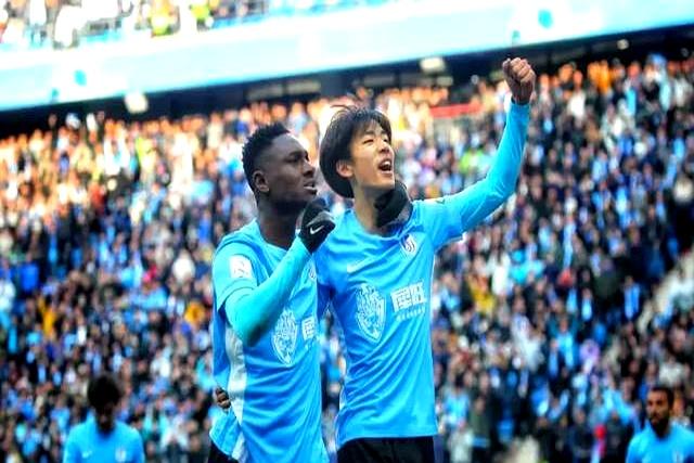 罗马阵中新星崭露头角,为球队贡献不少 罗马阵中新星崭露头角,为球队贡献不少