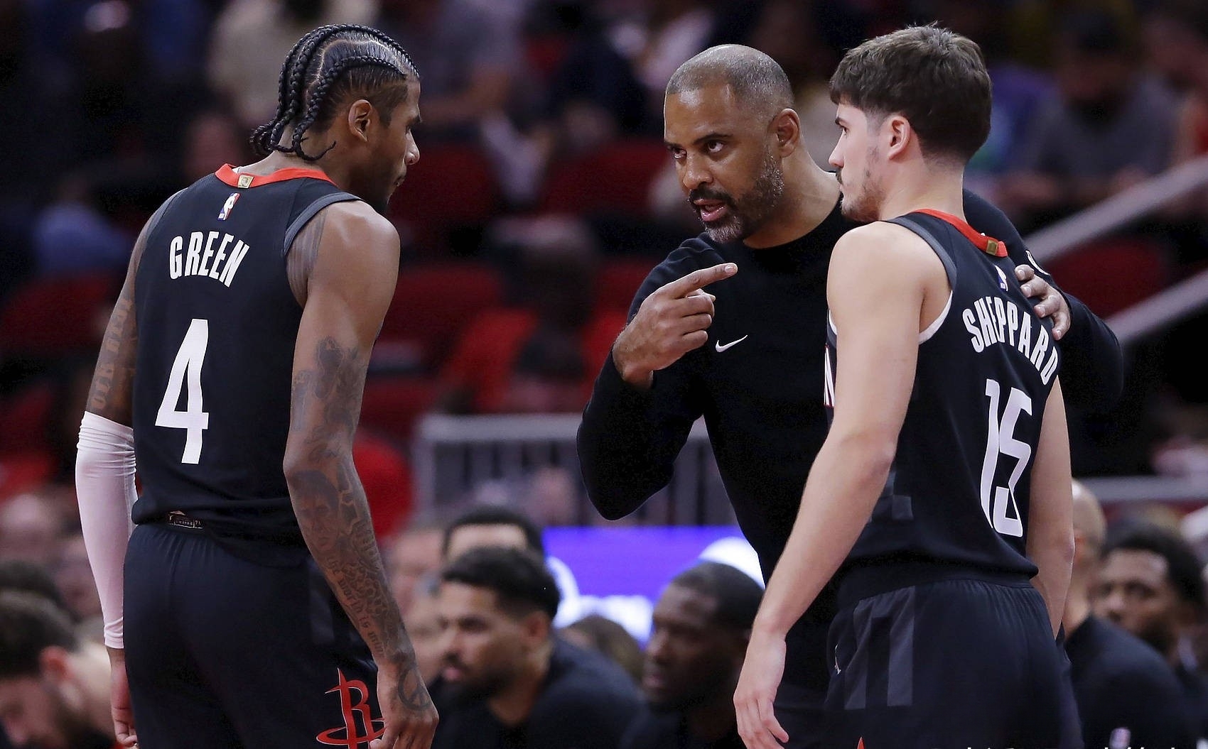 灰熊主场大胜,球队内部和谐相处 灰熊主场大胜,球队内部和谐相处