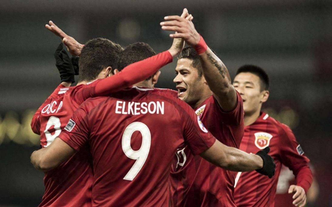 外援球员表现抢眼，帮助球队成功夺取胜利