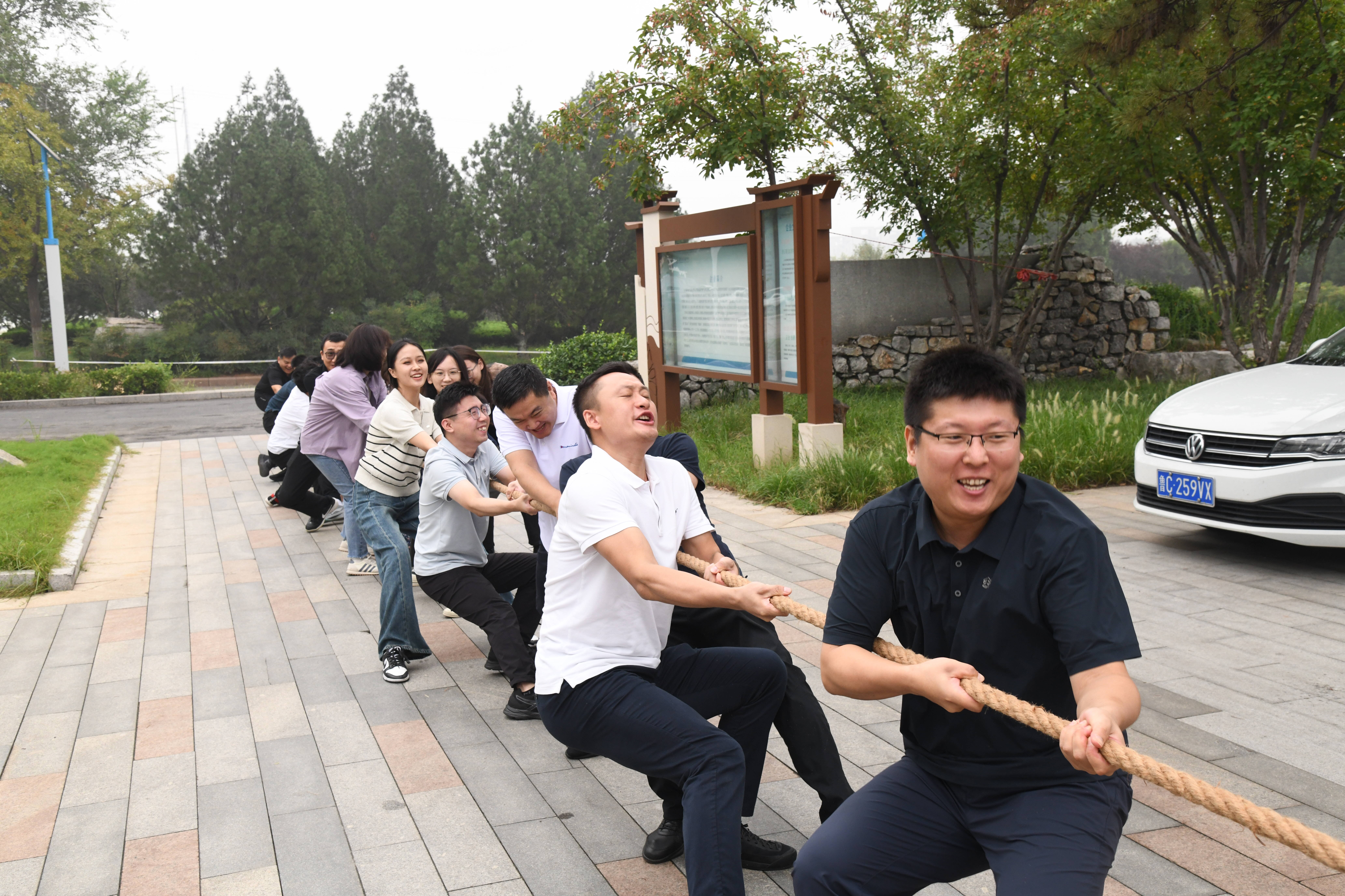 开云体育中国-斗志昂扬！球队团结合作氛围浓厚