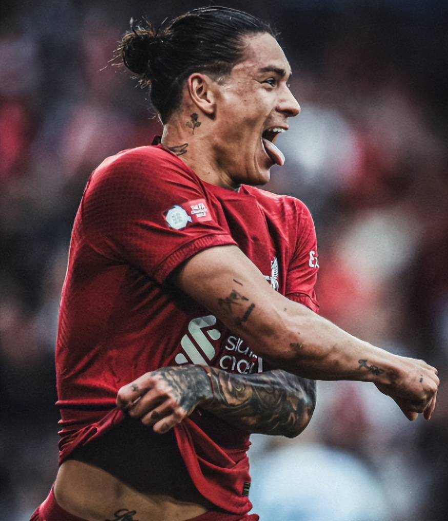 利物浦主场大胜桑德兰,继续保持领先优势 利物浦主场大胜桑德兰,继续保持领先优势