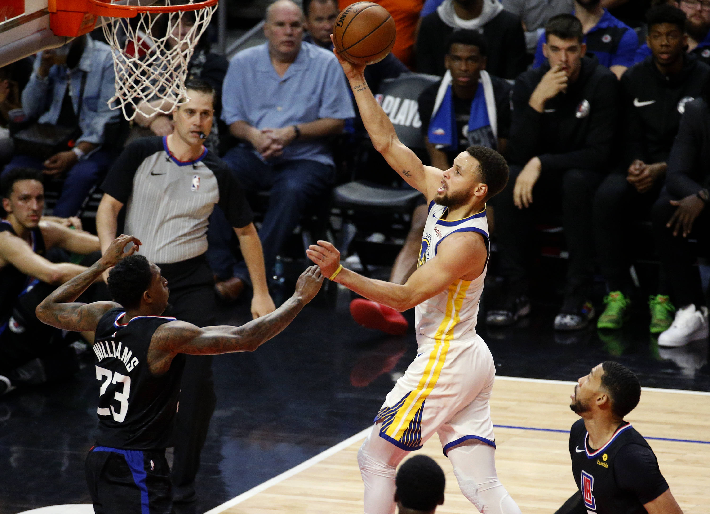 勇士队伤病潮,库里谈困境,球队寻找突破 勇士队伤病潮,库里谈困境,球队寻找突破