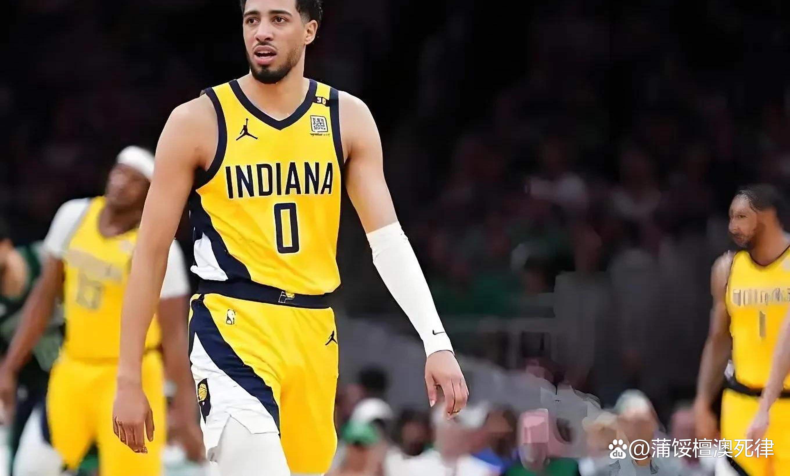 步行者外援登陆球队,期待他为球队注入新活力 步行者外援登陆球队,期待他为球队注入新活力