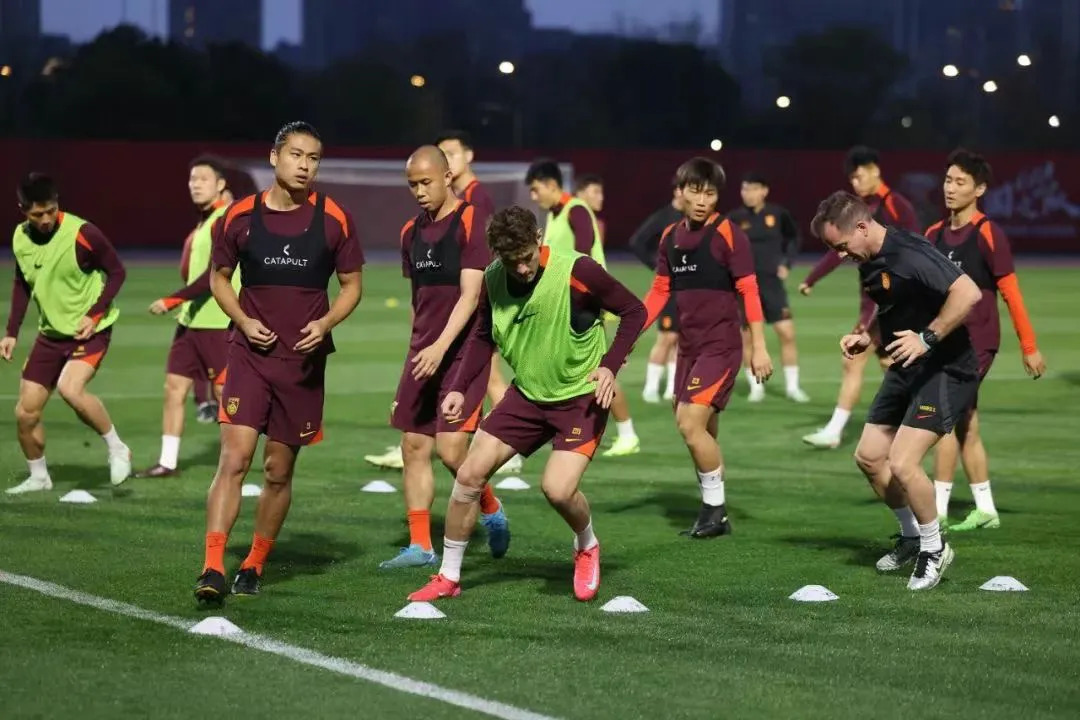 关于亚洲最强球队将在赛场上展开激烈交锋的信息 关于亚洲最强球队将在赛场上展开激烈交锋的信息