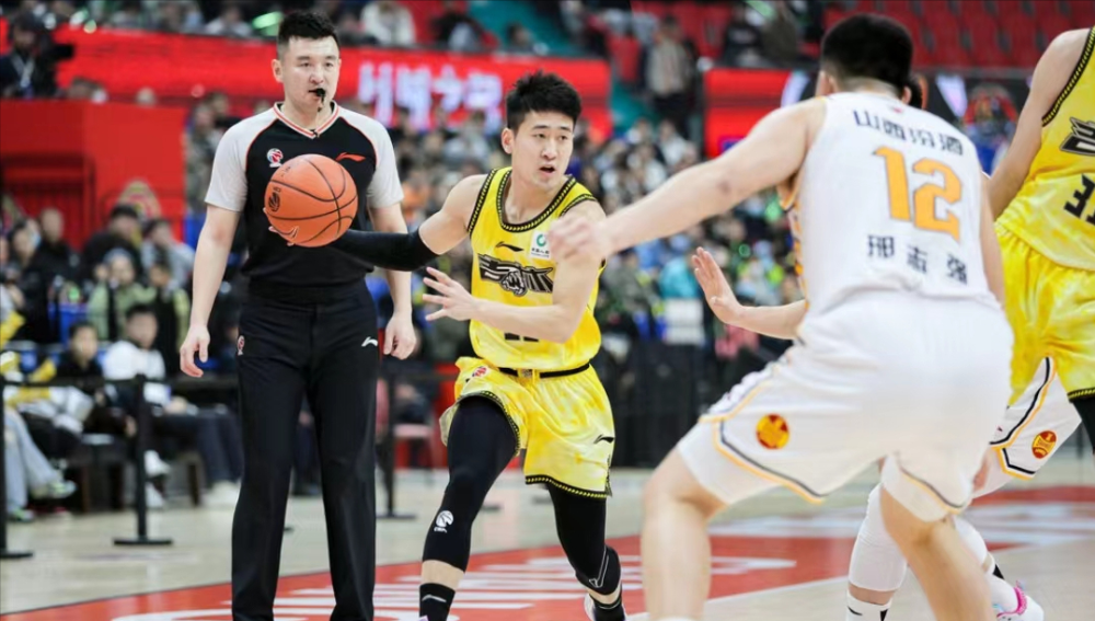 开云体育-吉林男篮主场主动进攻，击败对手