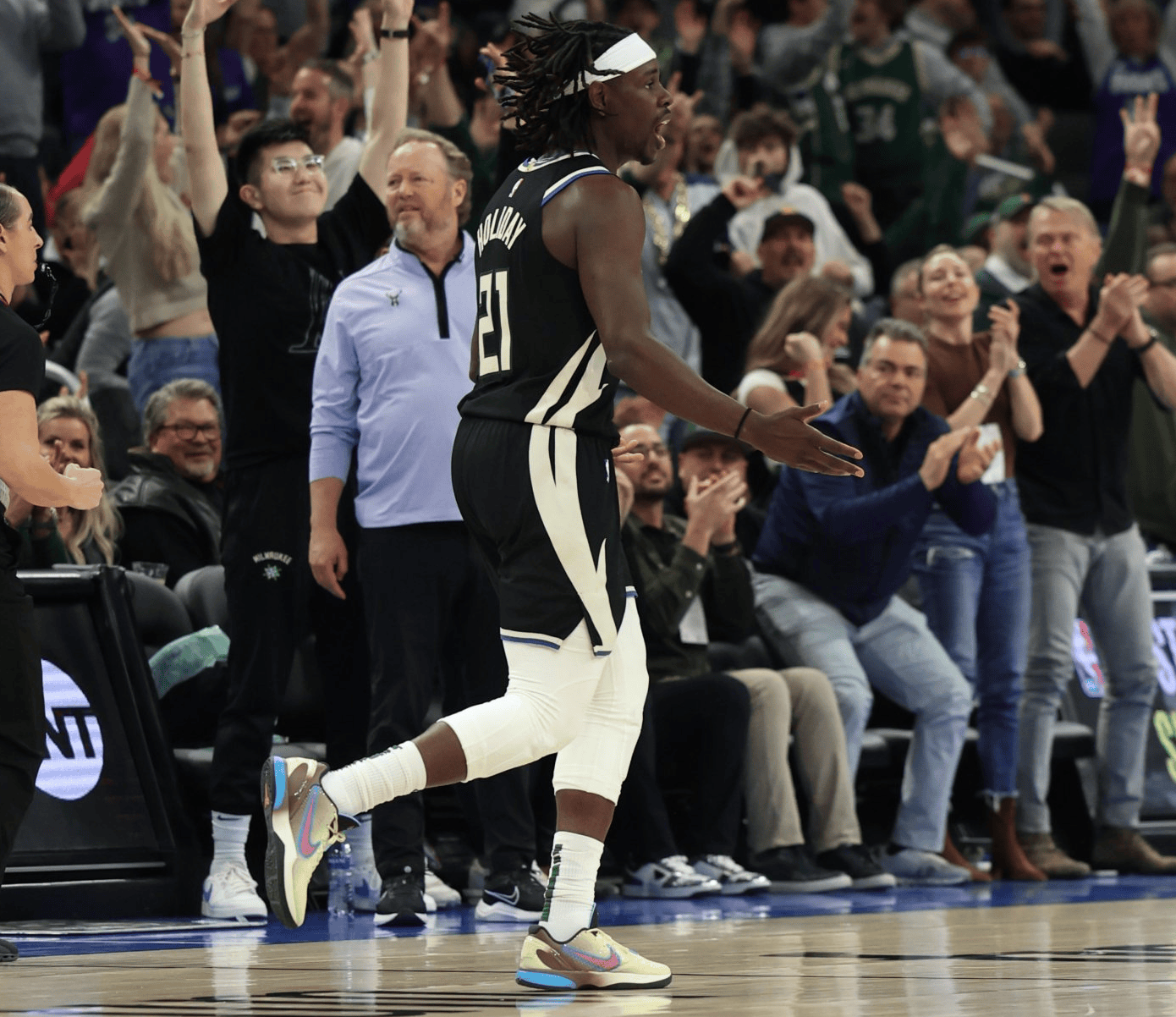 CLG险胜100T，Ruler极限生还后反打焦点之战全球总决赛，锁定晋级资格的简单介绍