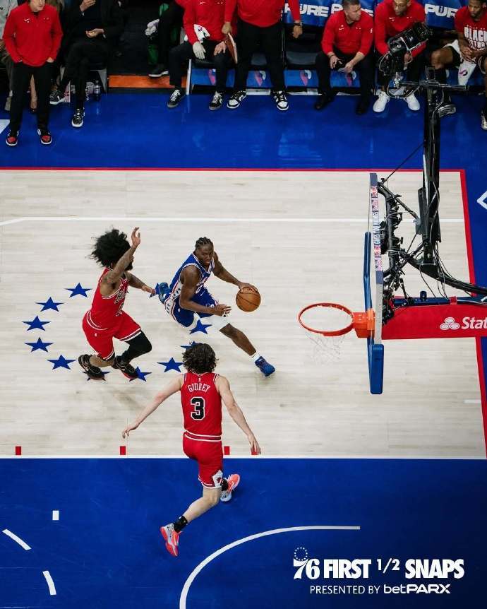 开云体育app-76人队惨遭惨败，恩比德全场5犯离场