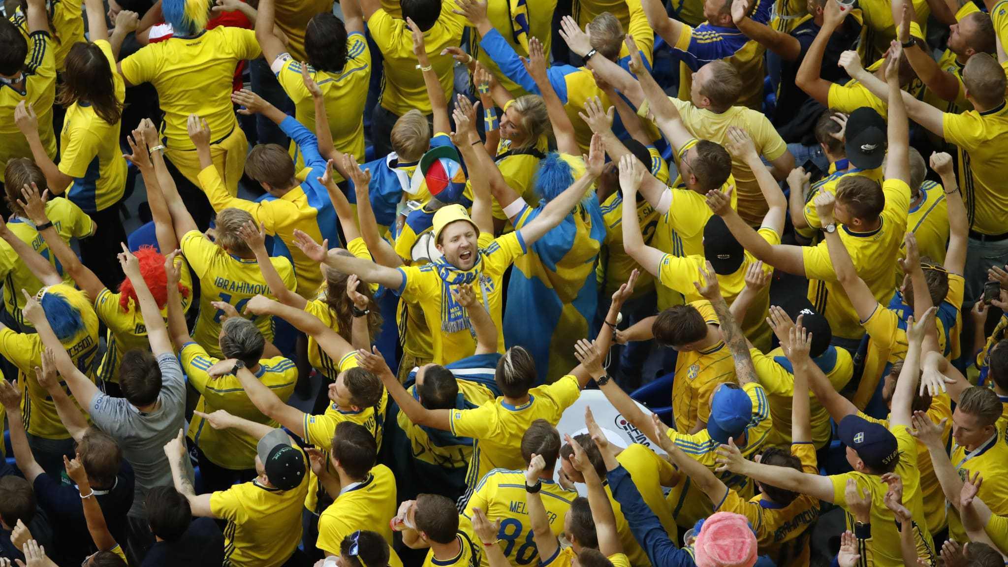 希腊客场落败,波兰晋级前景大增! 希腊客场落败,波兰晋级前景大增!