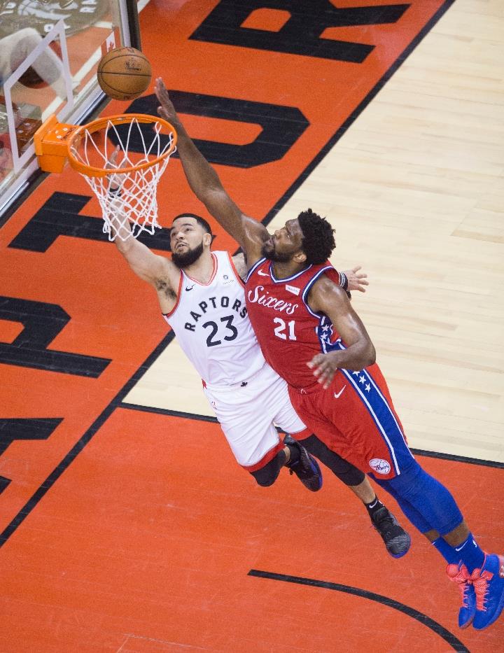 猛龙大胜76人,晋级东部决赛 猛龙大胜76人,晋级东部决赛