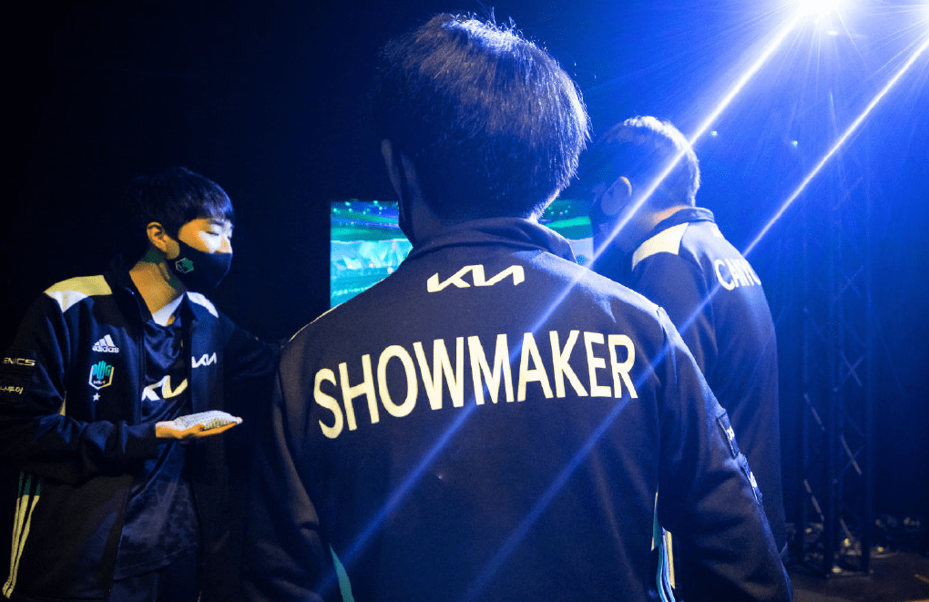 开云下载-包含EG轻取V5，ShowMaker开启传奇时刻激烈交锋八强赛，留下经典瞬间的词条