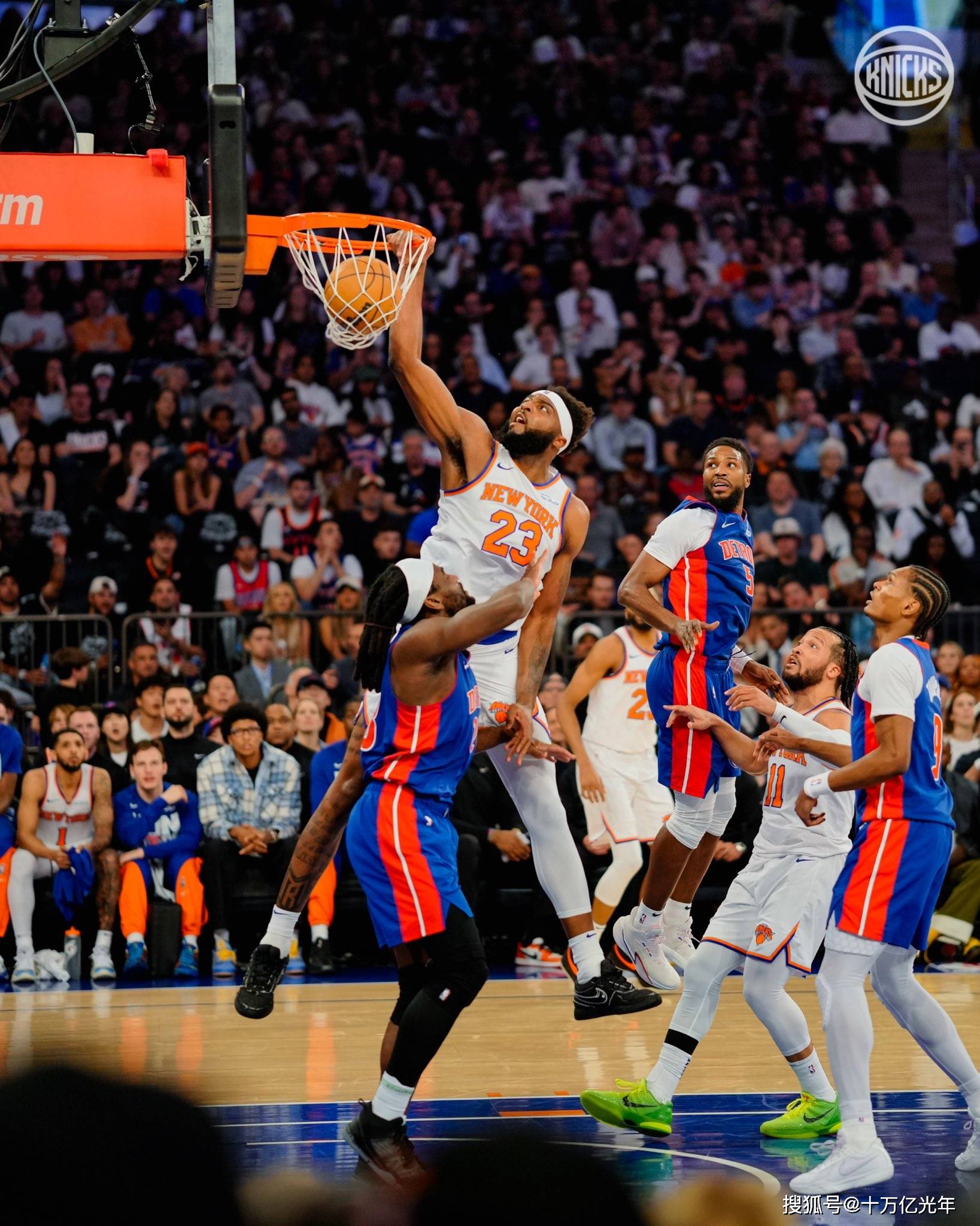 篮球巨星单场砍下+，助球队取得胜利