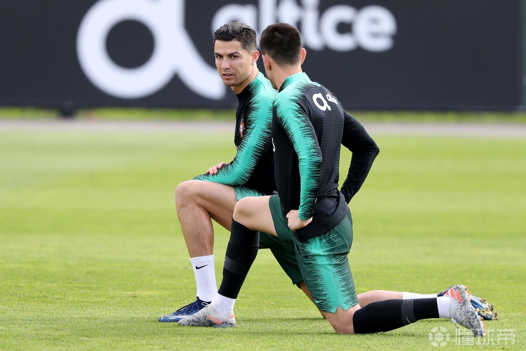 奥克利胜保加利亚,欧预赛步步为营 奥克利胜保加利亚,欧预赛步步为营