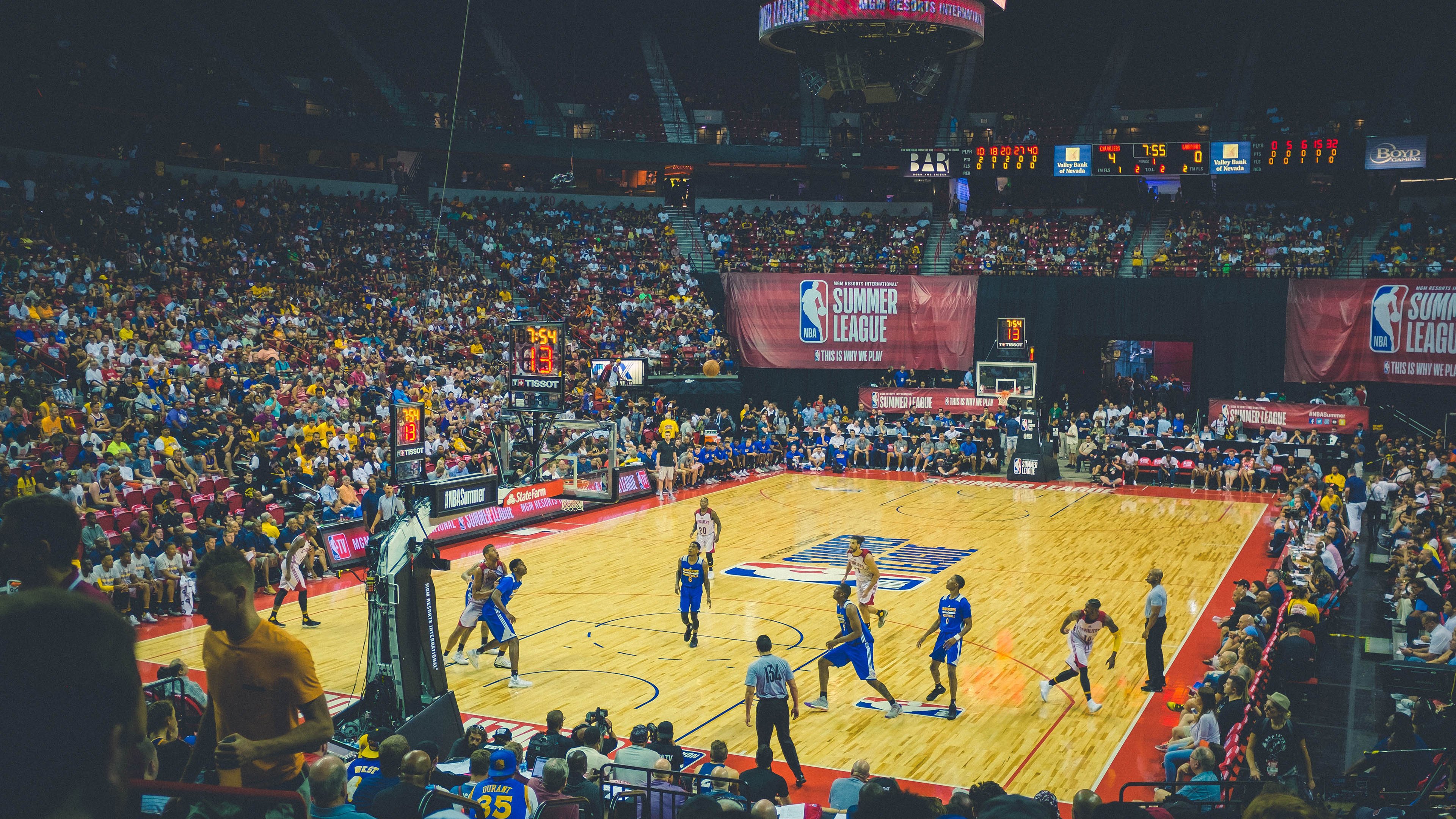 开云体育入口-太阳升起，当希腊神祇在深圳主场投下洪荒之力