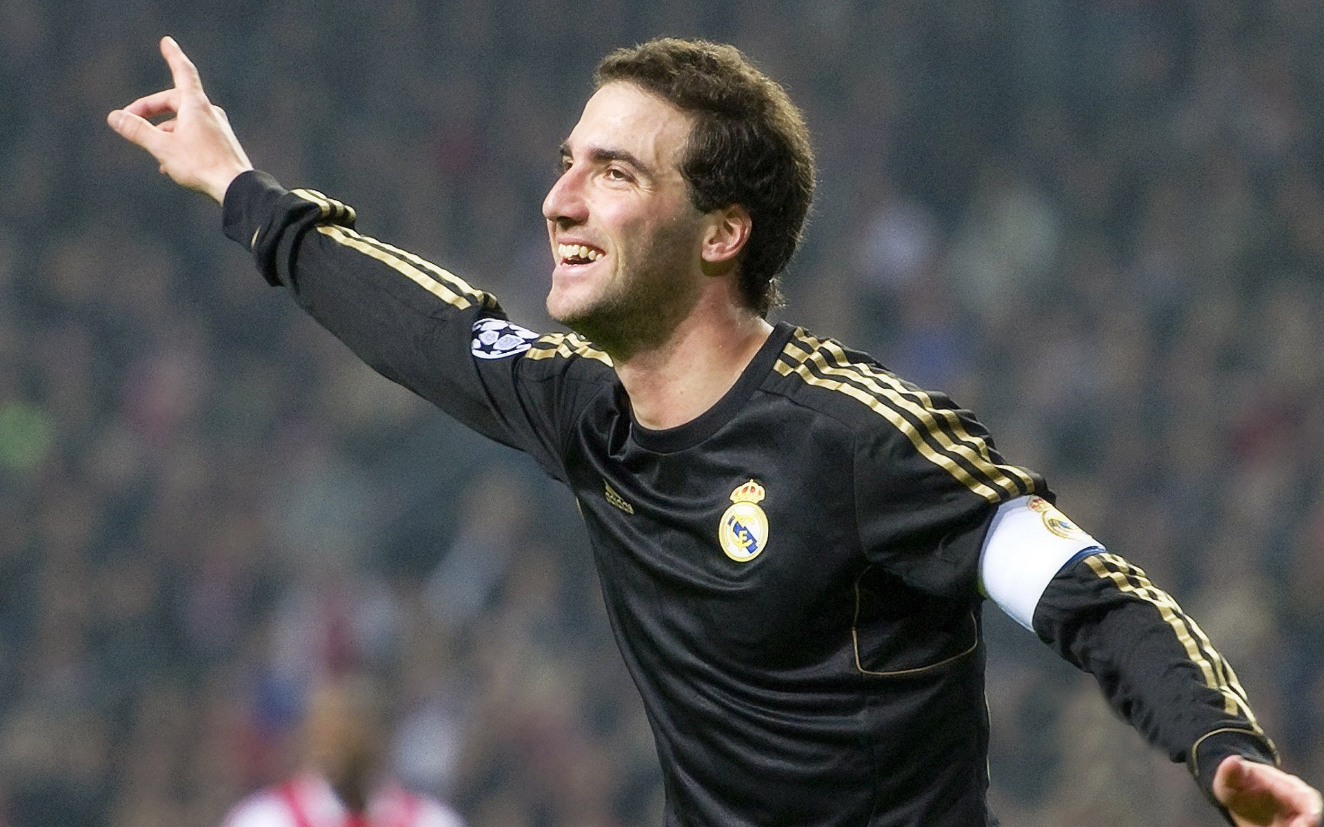 风暴眼中的第三支队伍，李梓嘉率领泰国队鏖战法国队背后的故事